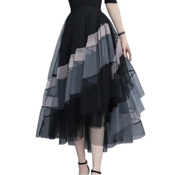 Elegant Black and Gray Layered Tulle Maxi Skirt - Picture 1 of 12